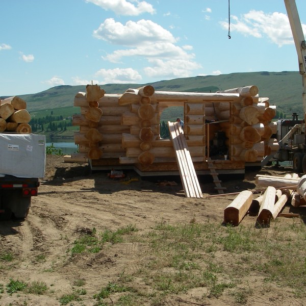 Log home construction in progress